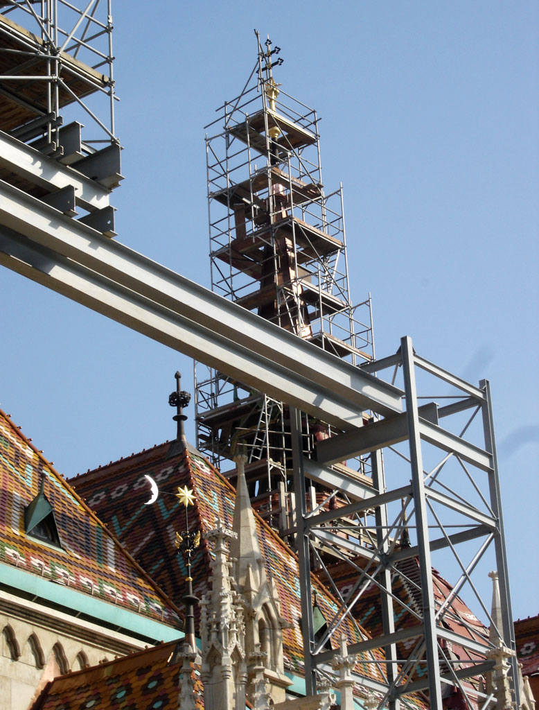 Lifts to the scaffolds